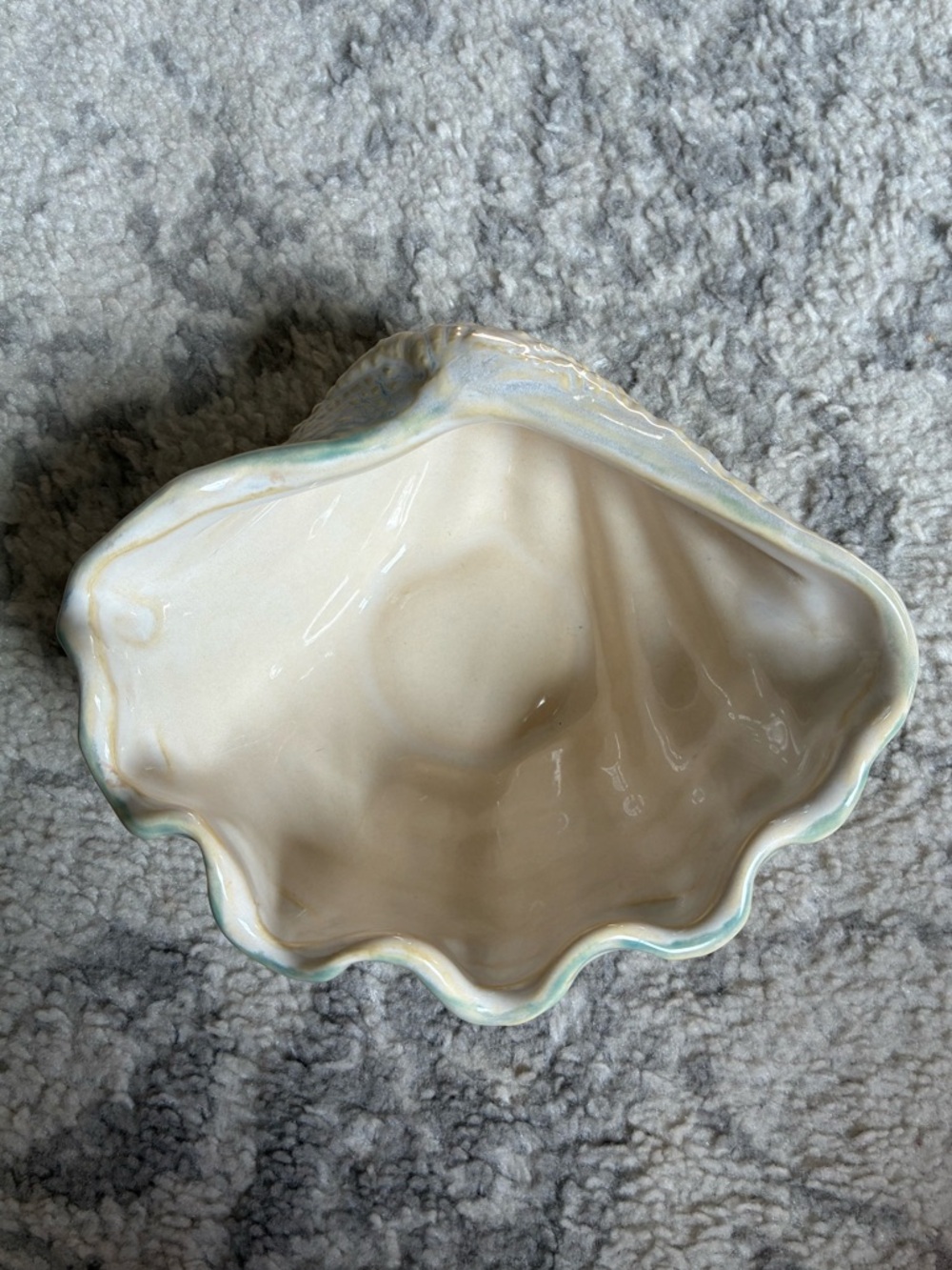 Home studio Ceramic Shell Bowl - Picture 2 of 8